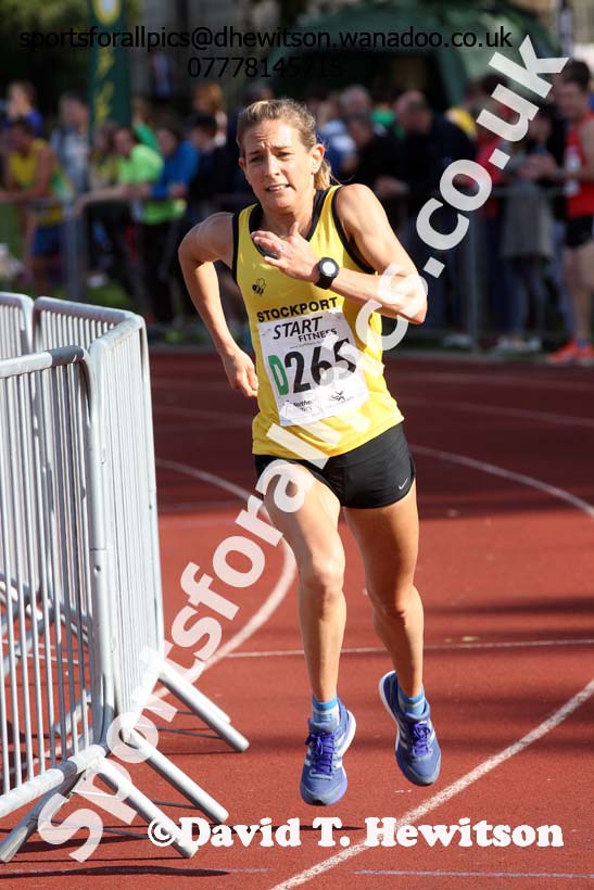 Senior women, Northern Road Relays, Blackpool. Photo: David T. Hewitson/Sports for All Pics